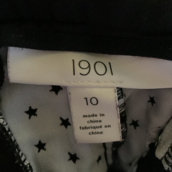 1901 Black with white stars capris, size 10. - Picture 3 of 3